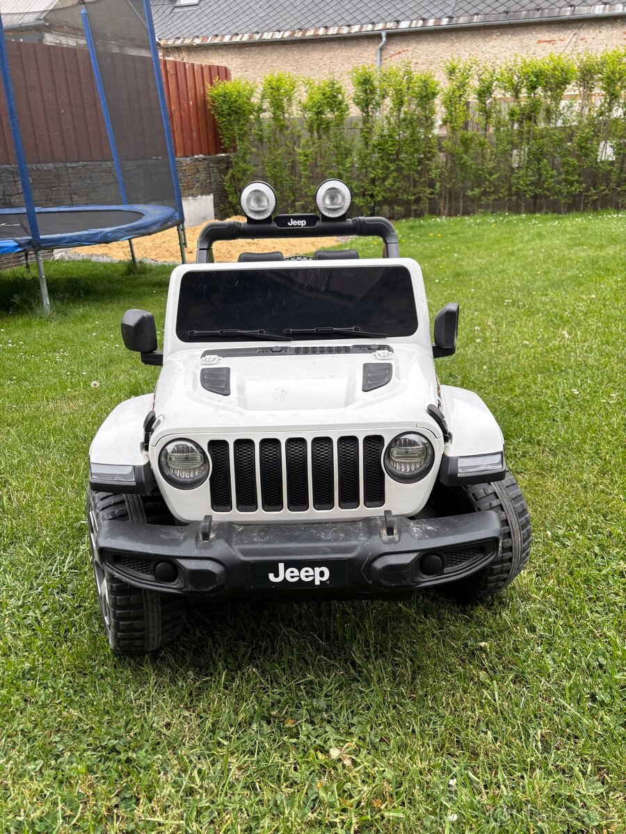 Dětské elek. autíčko Jeep