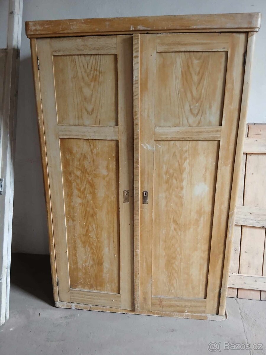 Prodám Retro nábytek skříně