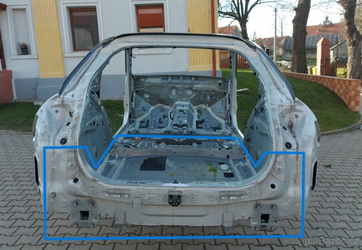 Mazda MX-30 EL zadní pás pod vaničku zavazadlového prostoru