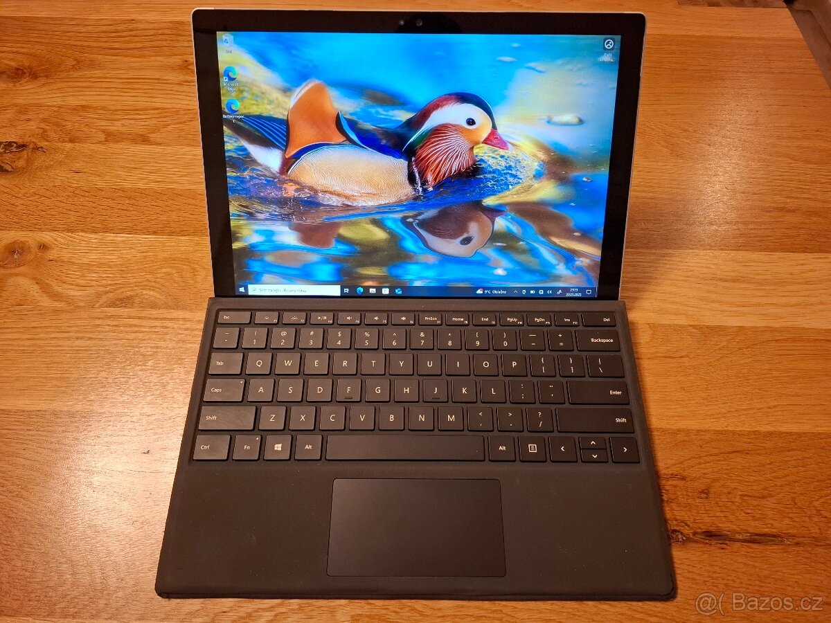 Microsoft Surface Pro 4 i7/512/16 + příslušenství
