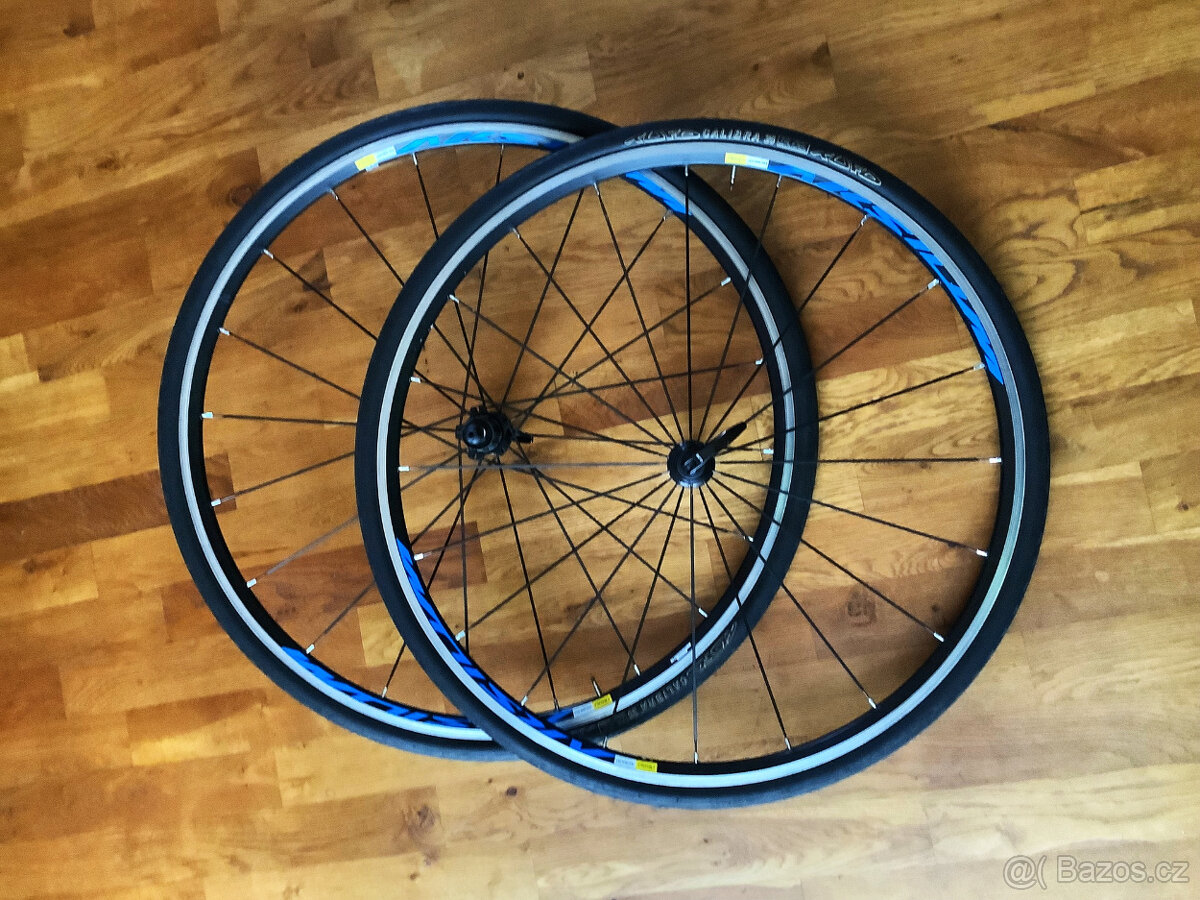 Silniční zapletená kola MAVIC AKSYUM + obutí ZDARMA