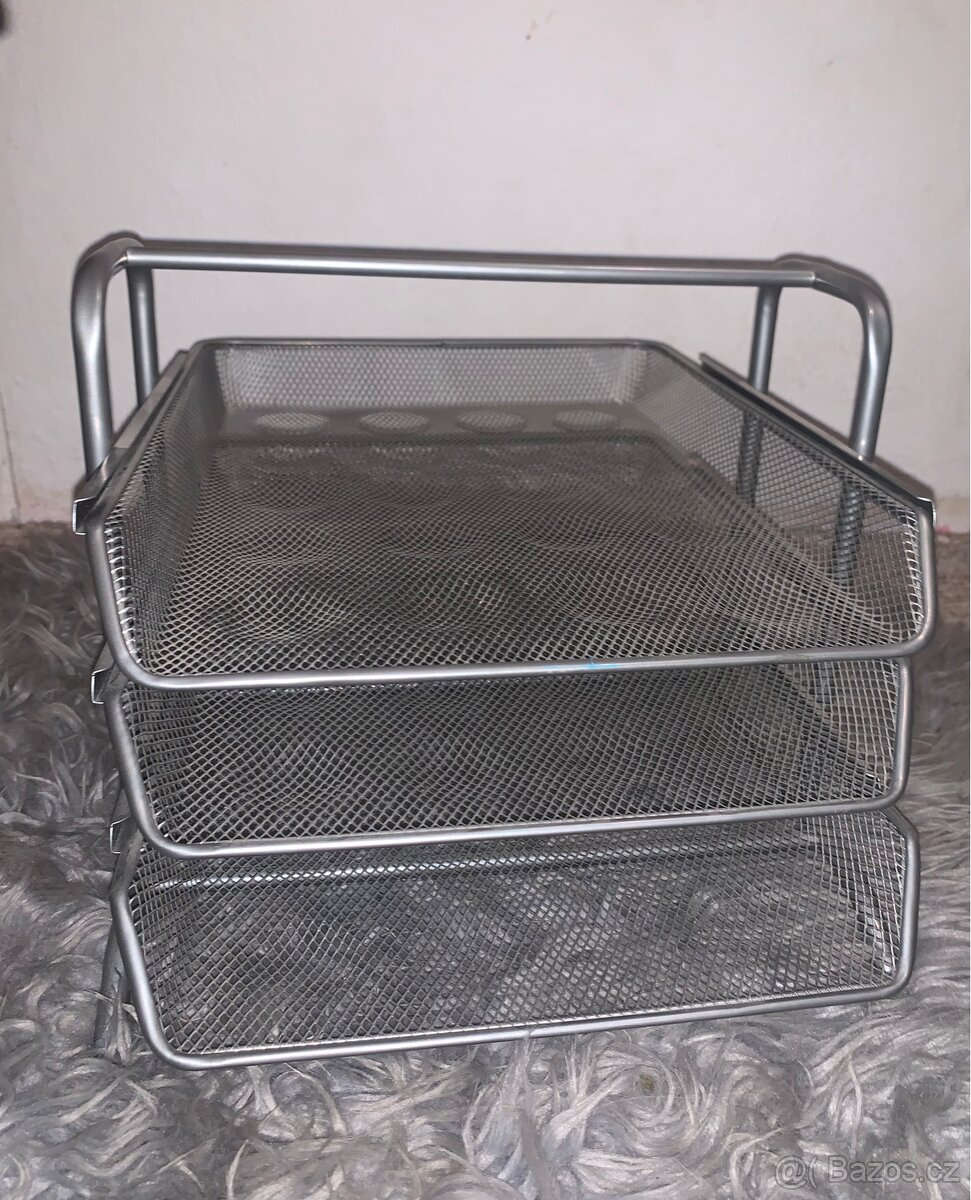 Stojan na papíry