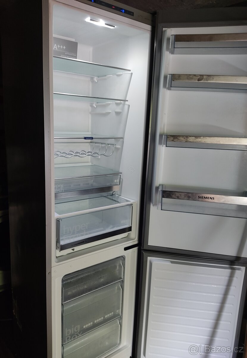 lednice s mrazákem Siemens 200/60 cm A+++