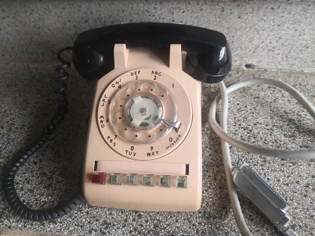 Starý americký telefon