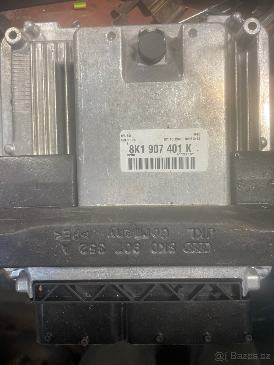 Řídící jednotka motoru 8K1907401K