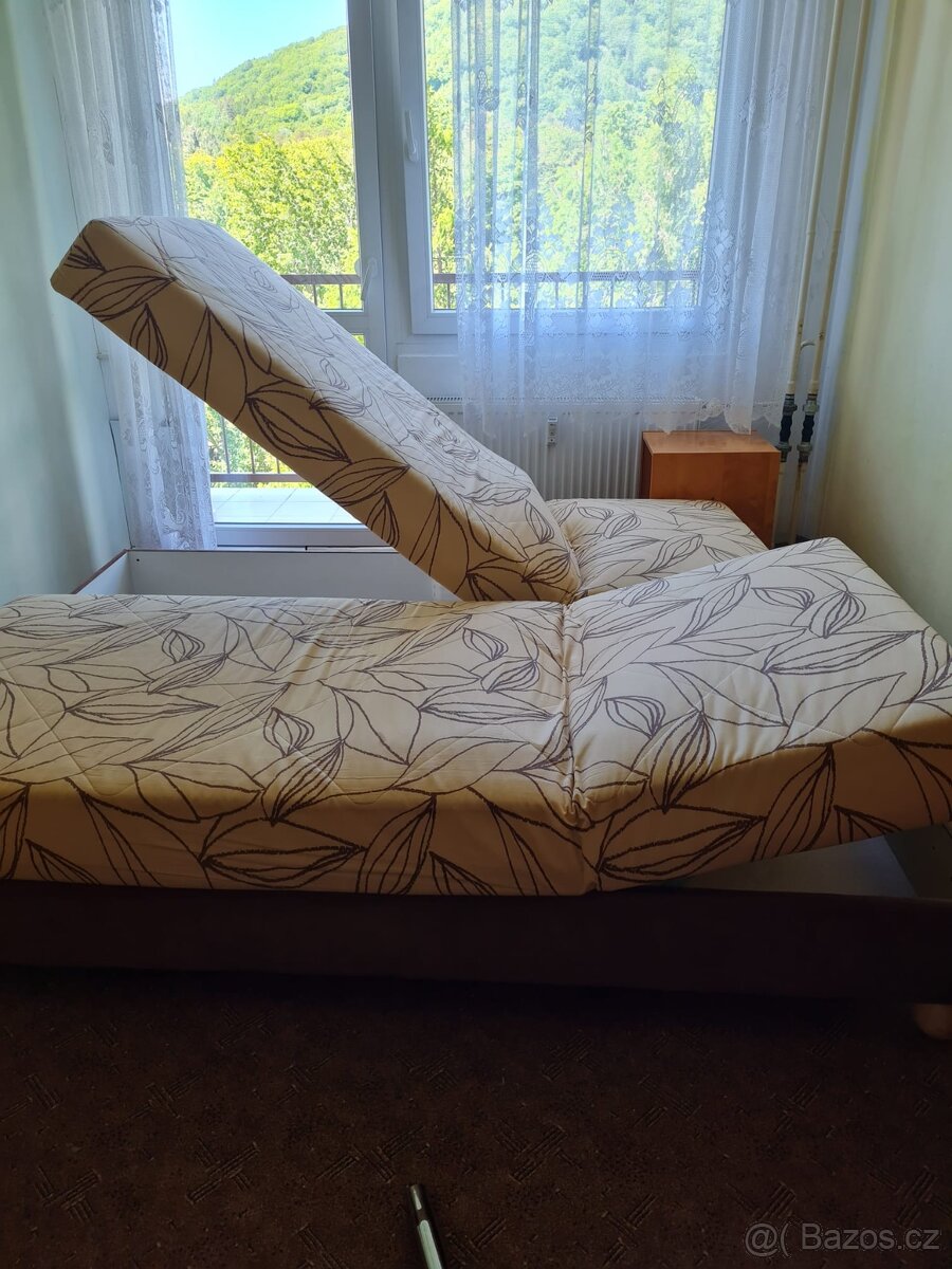 Manželská postel