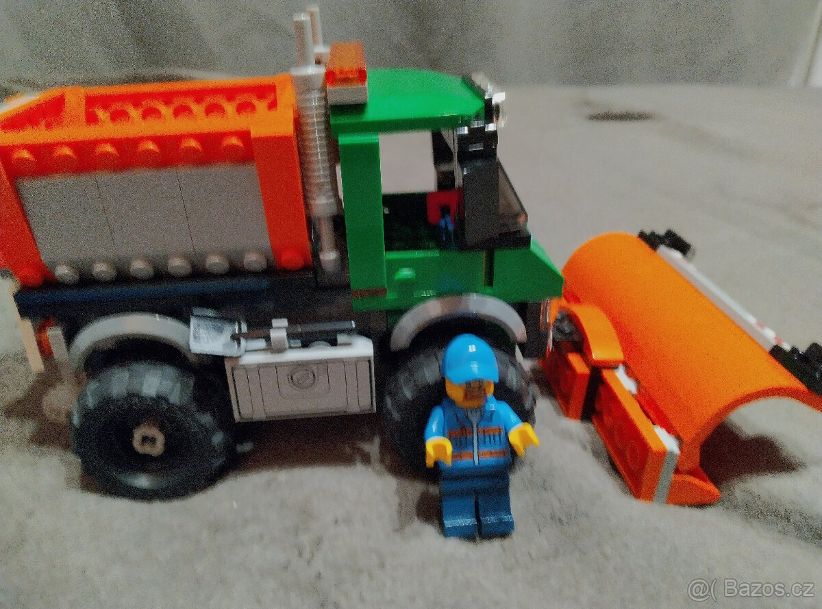 Lego 60083 - Snowplow Truck