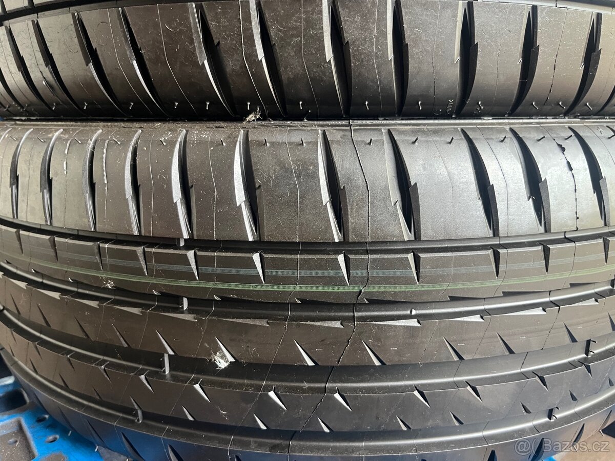 215/45 R18 89Y Michelin PilotSport4 (4kusy)