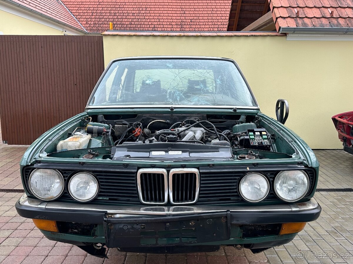 BMW 518 motor M10B18 nahradni dily s celeho vozu