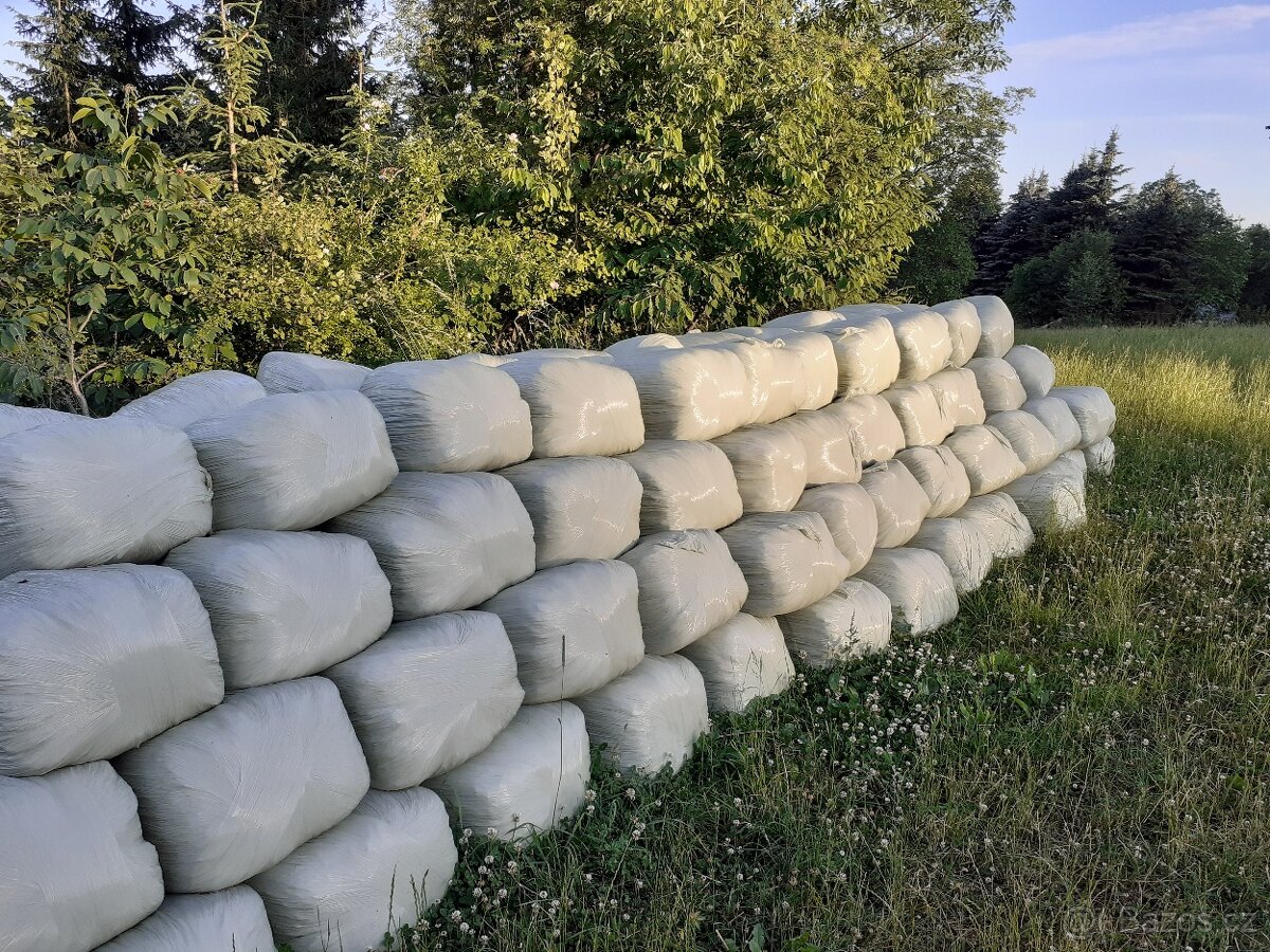 Senáž malé balíky