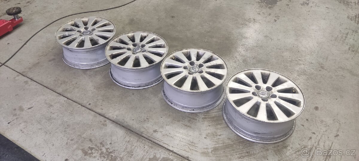 5x108 R16 litá kola Volvo