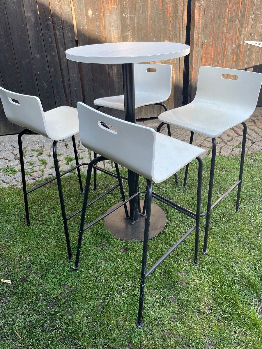 Stůl a 4 barové židle