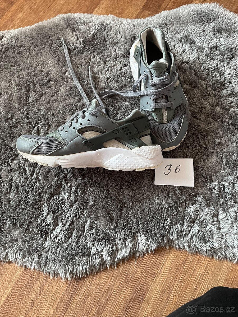 Prodám dětské tenisky Nike