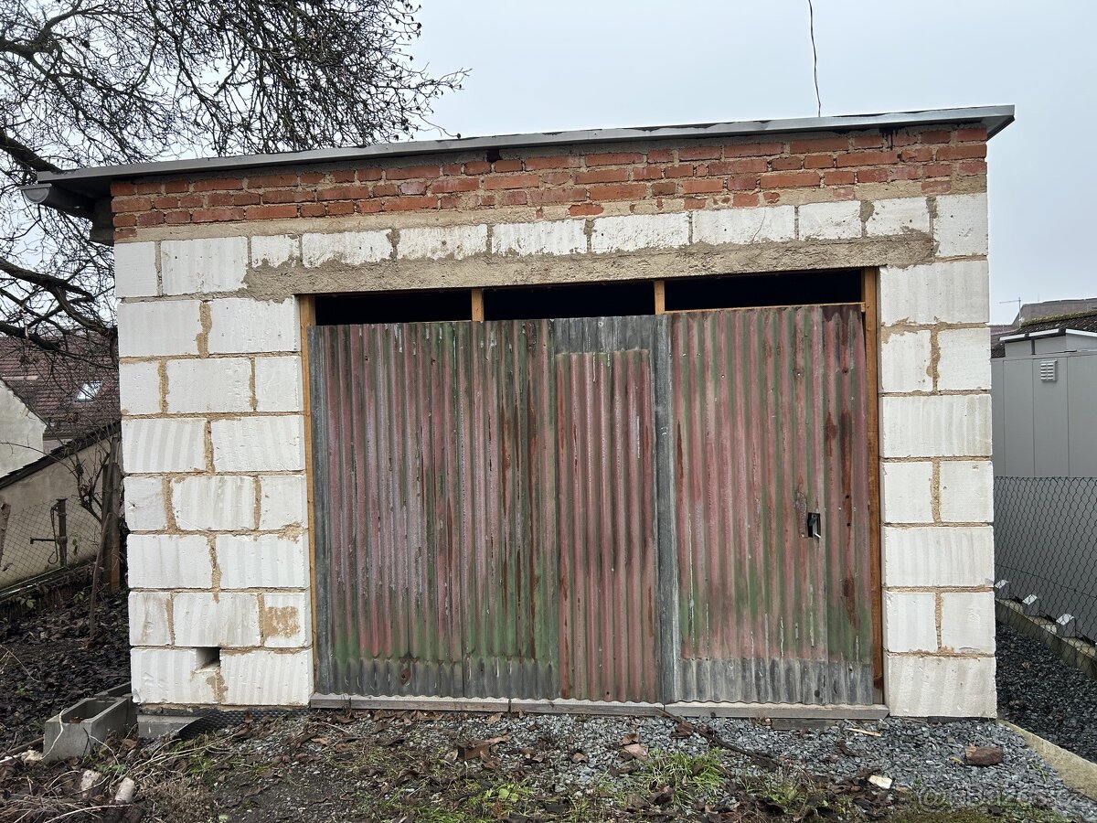 Pronájem garáže / skladu v Přešticích