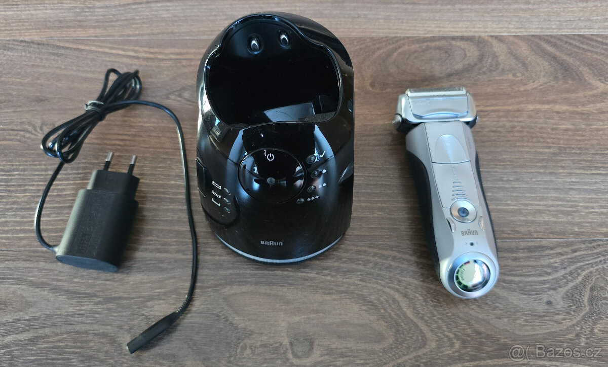 Holící strojek Braun Series 7 7898cc