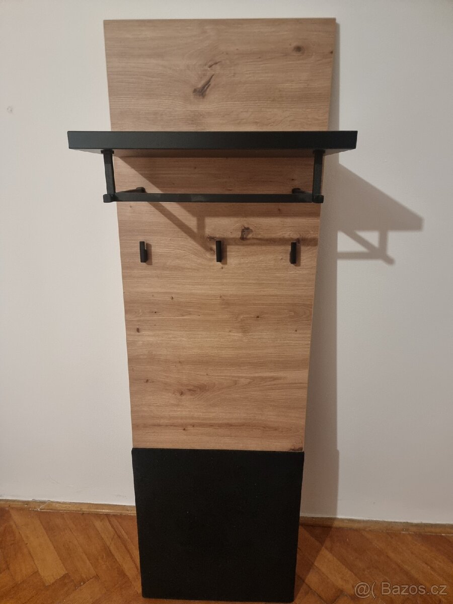 Věšák do předsíně, nový