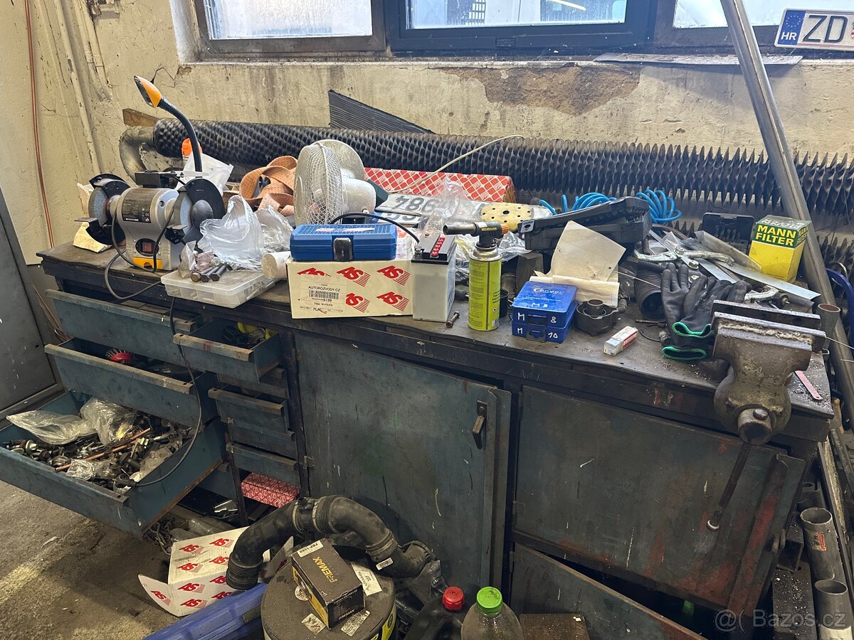 Dílenský ponk stůl