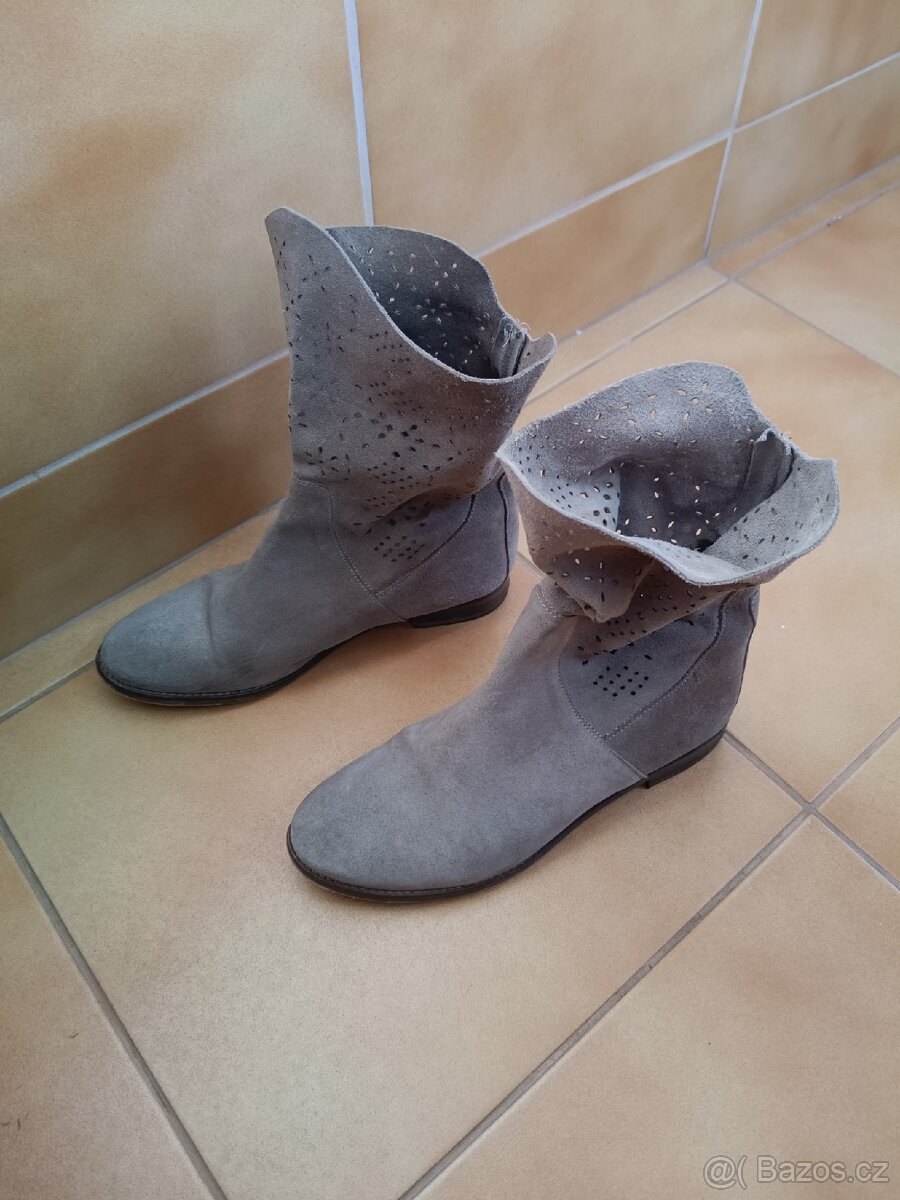 Dámské boty Baťa 37