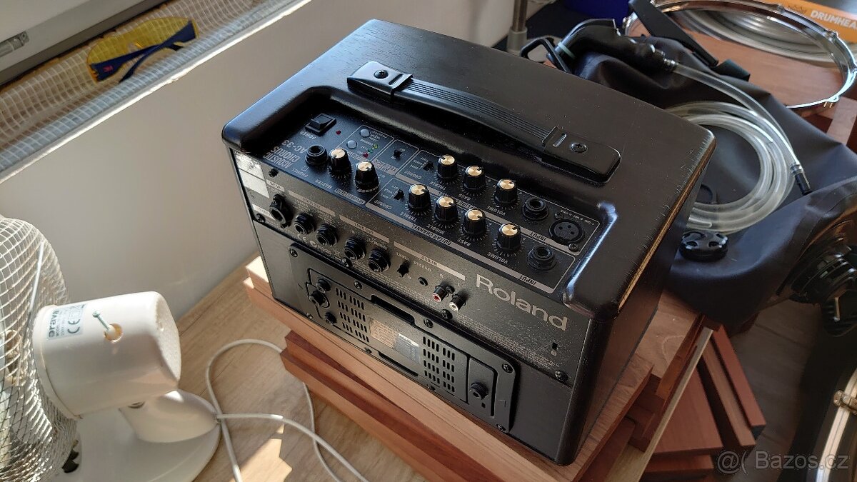 Roland AC-33