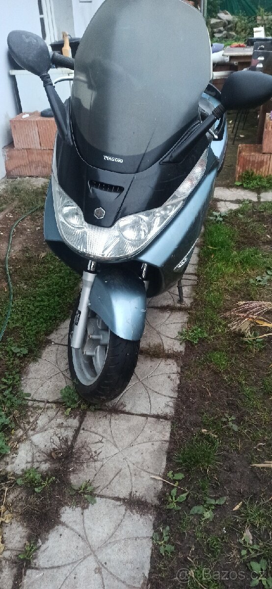 Piaggio 125 x8