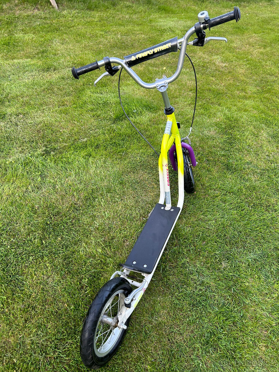 Dětská koloběžka Firefly 12