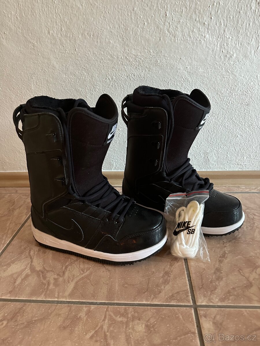 Boty na snowboard Nike