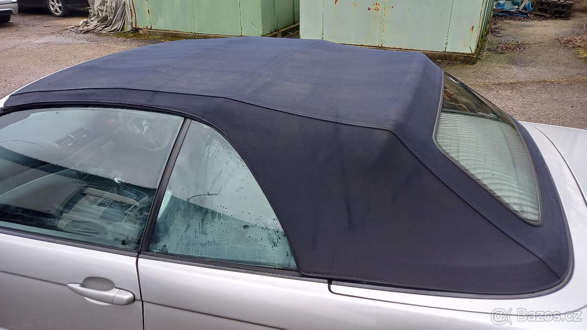 BMW E46 MODRÁ STŘECHA CABRIO