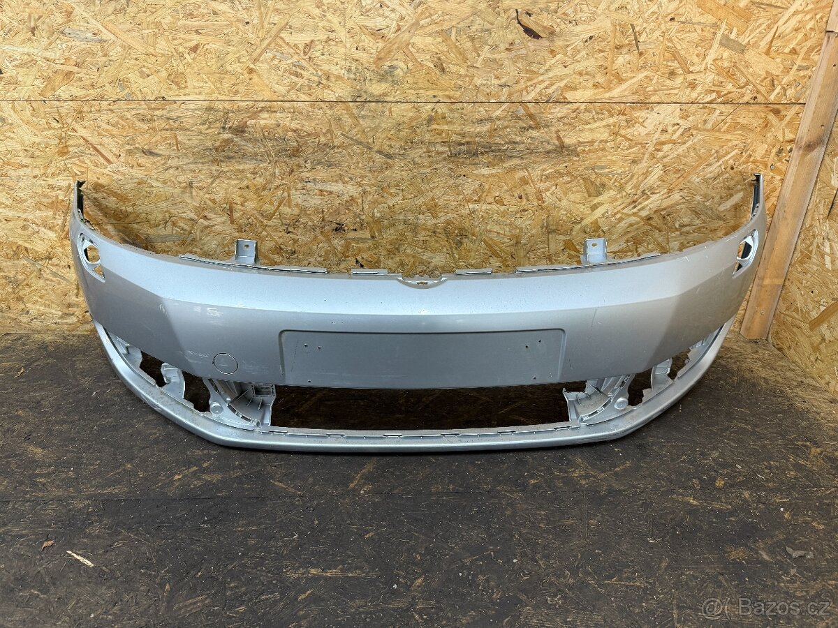 PŘEDNÍ NÁRAZNÍK VOLKSWAGEN GOLF 6 PLUS 5M0807221N