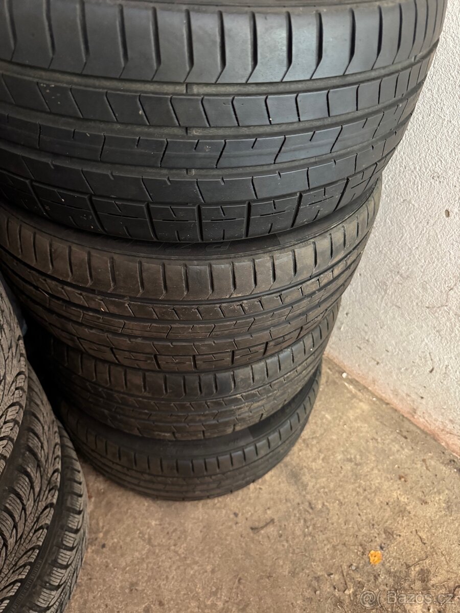 Prodám letní pneumatiky Pirelli PZero 235/35 R19,