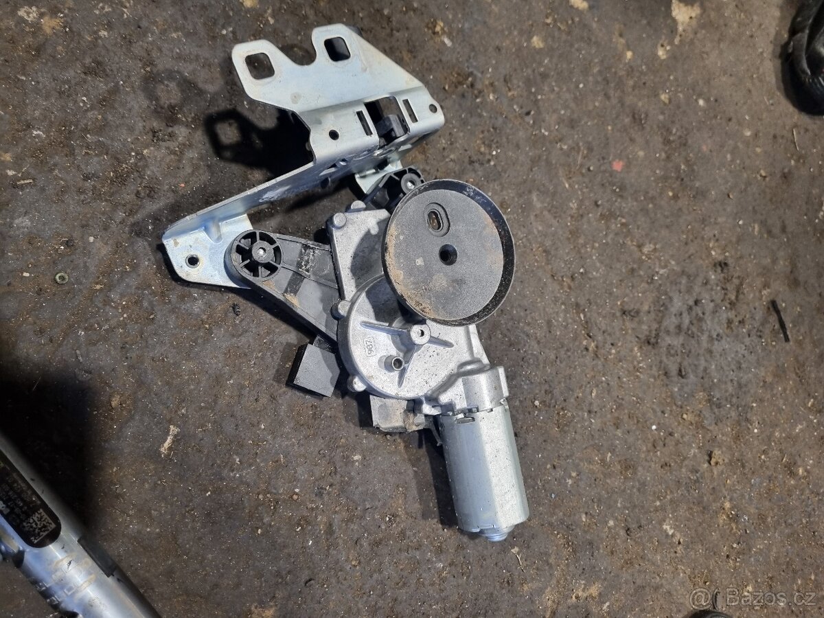 Bmw f11 rok 2011 3.0 150kw motorek zadního sterače