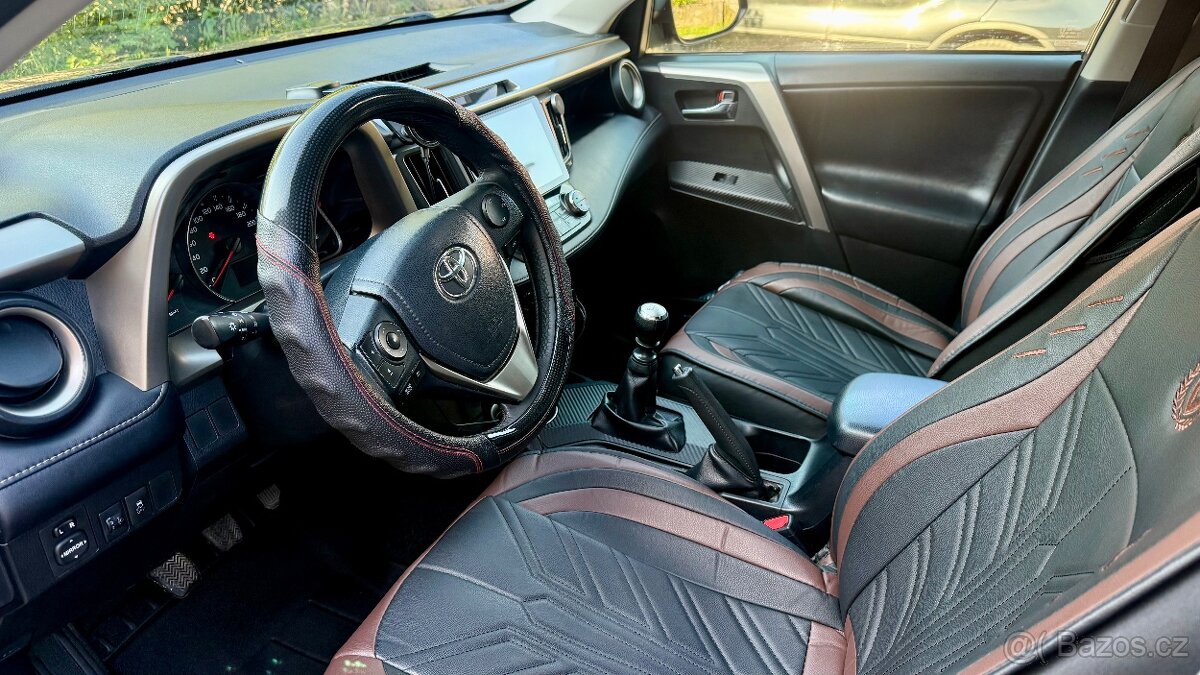 Prodám Toyota RAV4 top stav . Odpočet DPH
