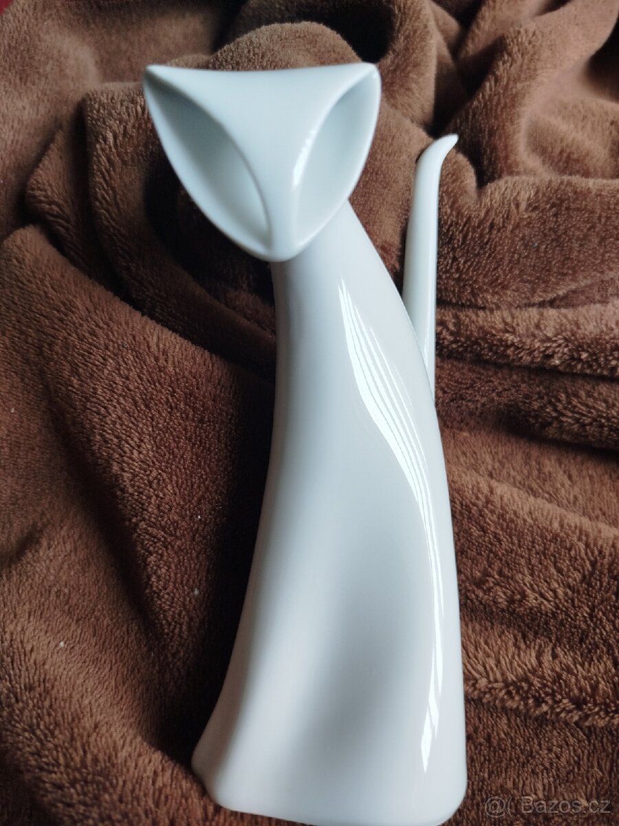 Royal Dux - kotě - "Brusel"