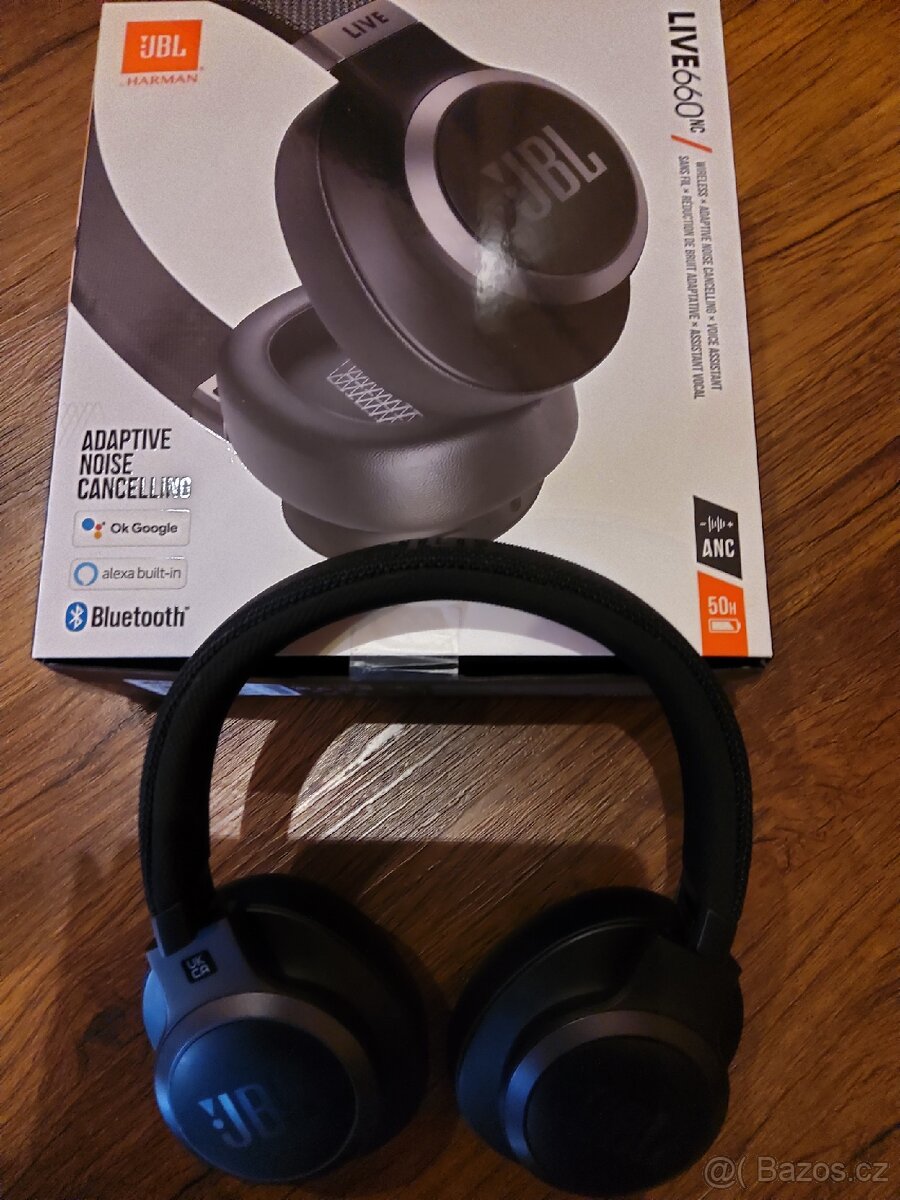 Sluchátka JBL Live 660NC černá