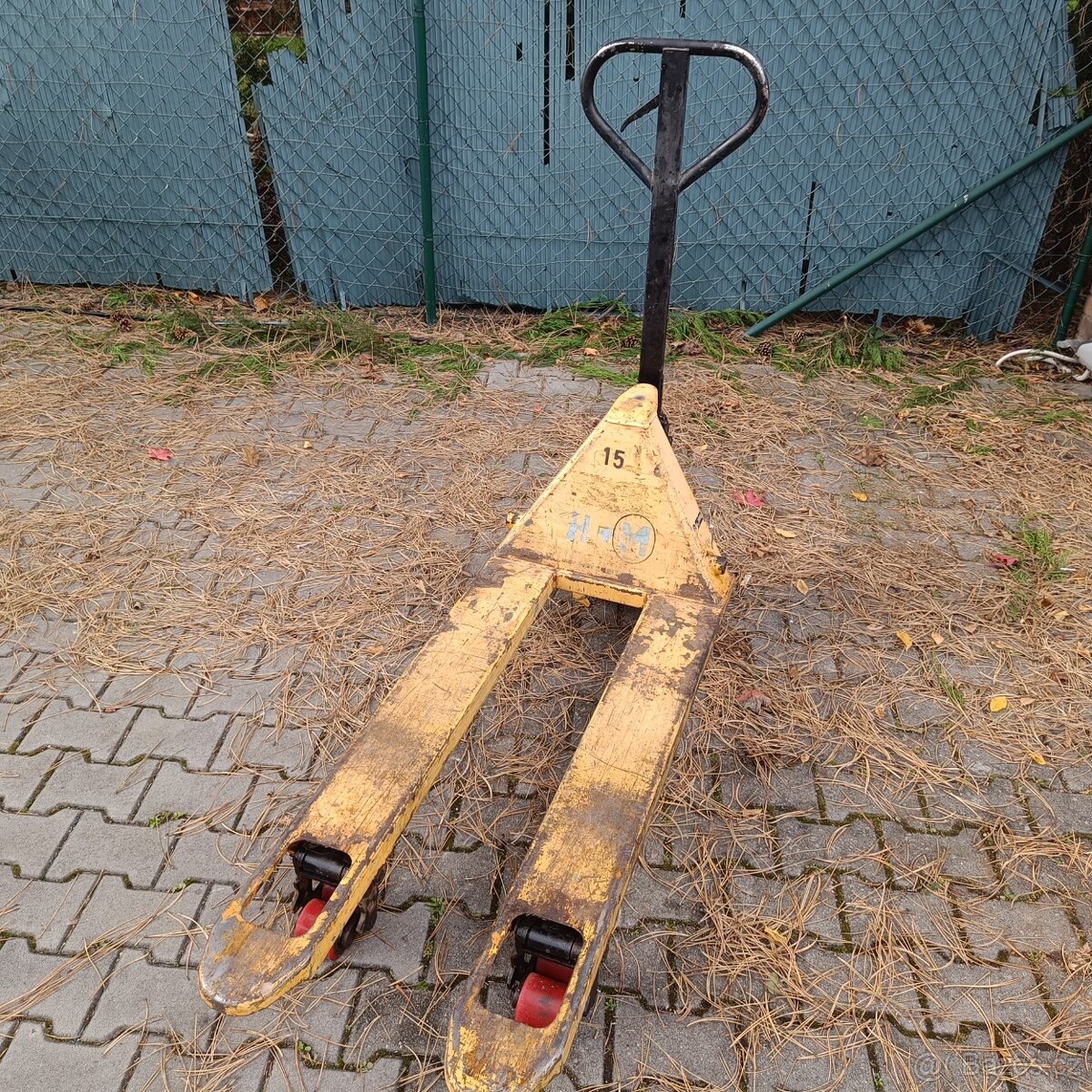 Paletový vozík použitý