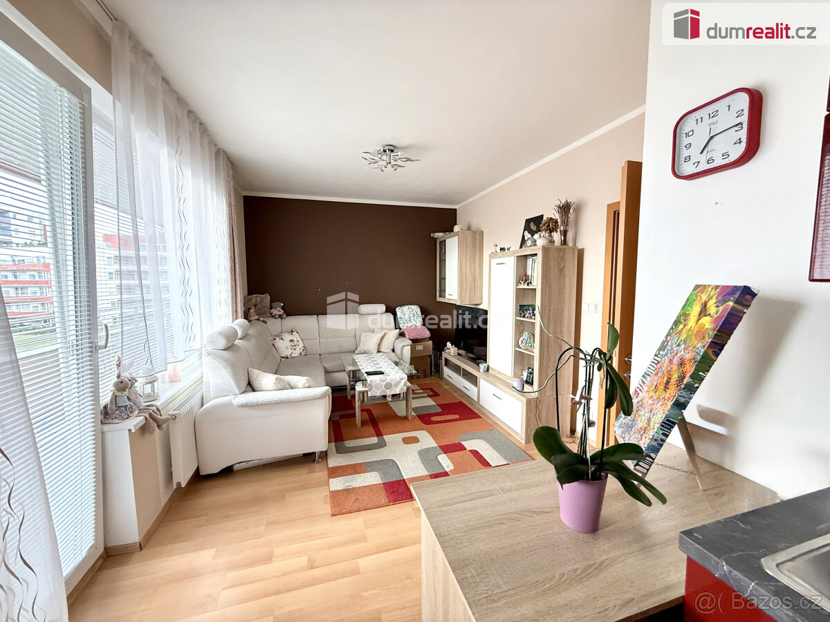 Pronájem bytu 2+kk/balkon, 72,7 m2, Praha - Letňany
