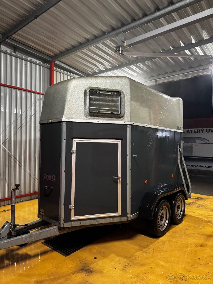 Prodám přepravník na 2 koně Hlinikova podlaha