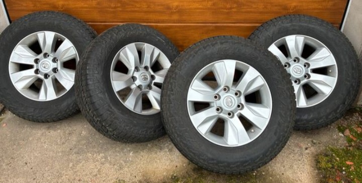 ale kola TOYOTA HILUX