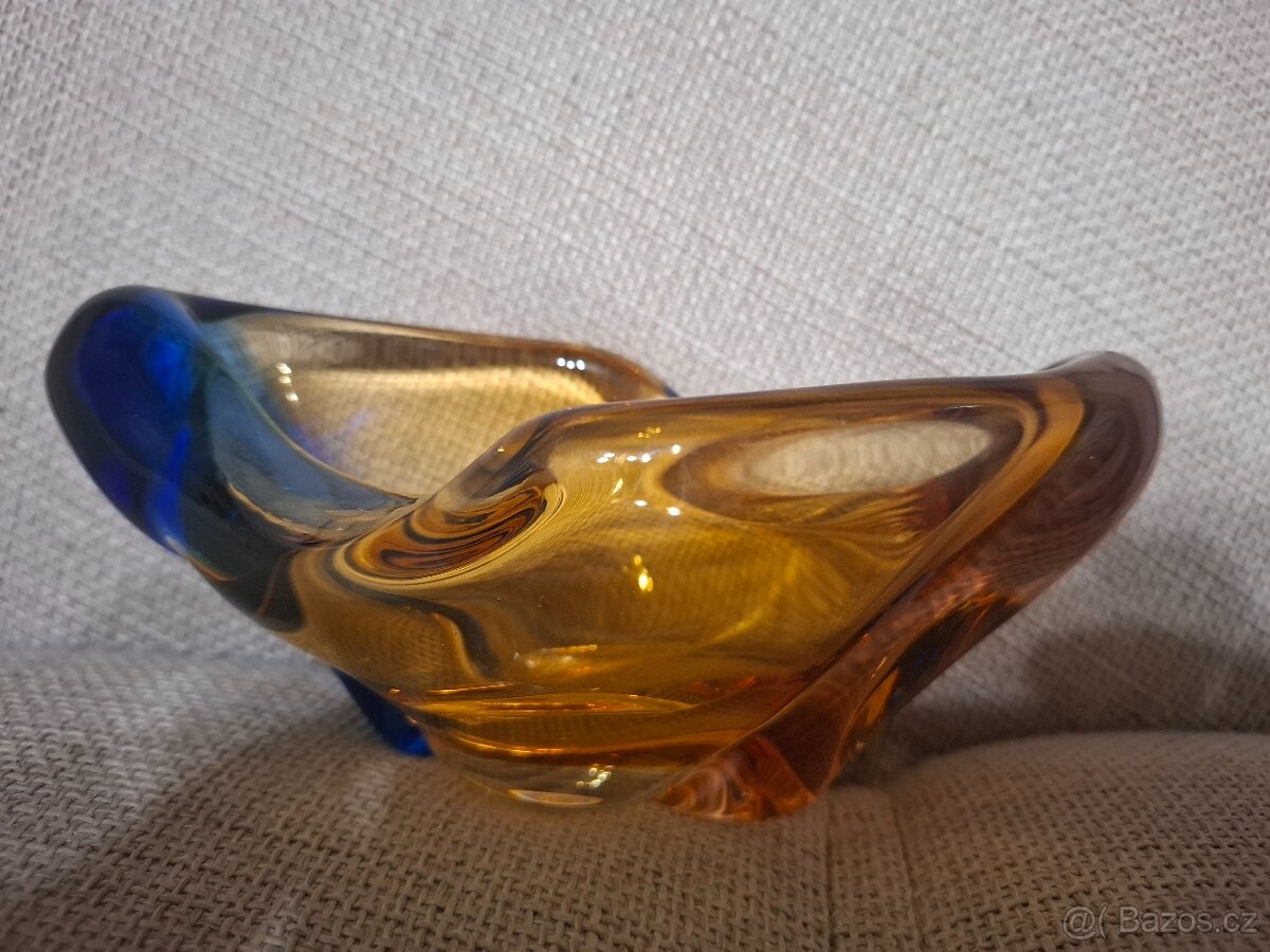 Popelnik hutní sklo 6