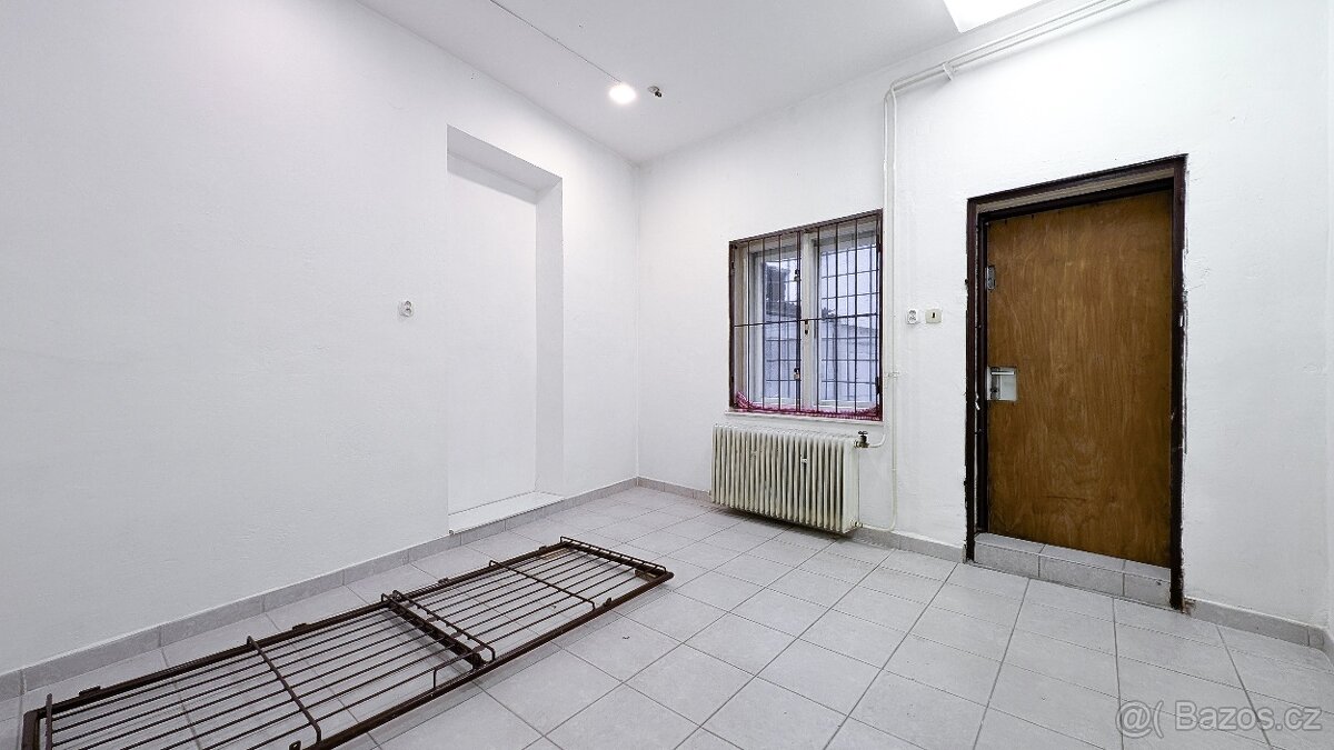 Pronájem kanceláře se zahrádkou / Ivančice