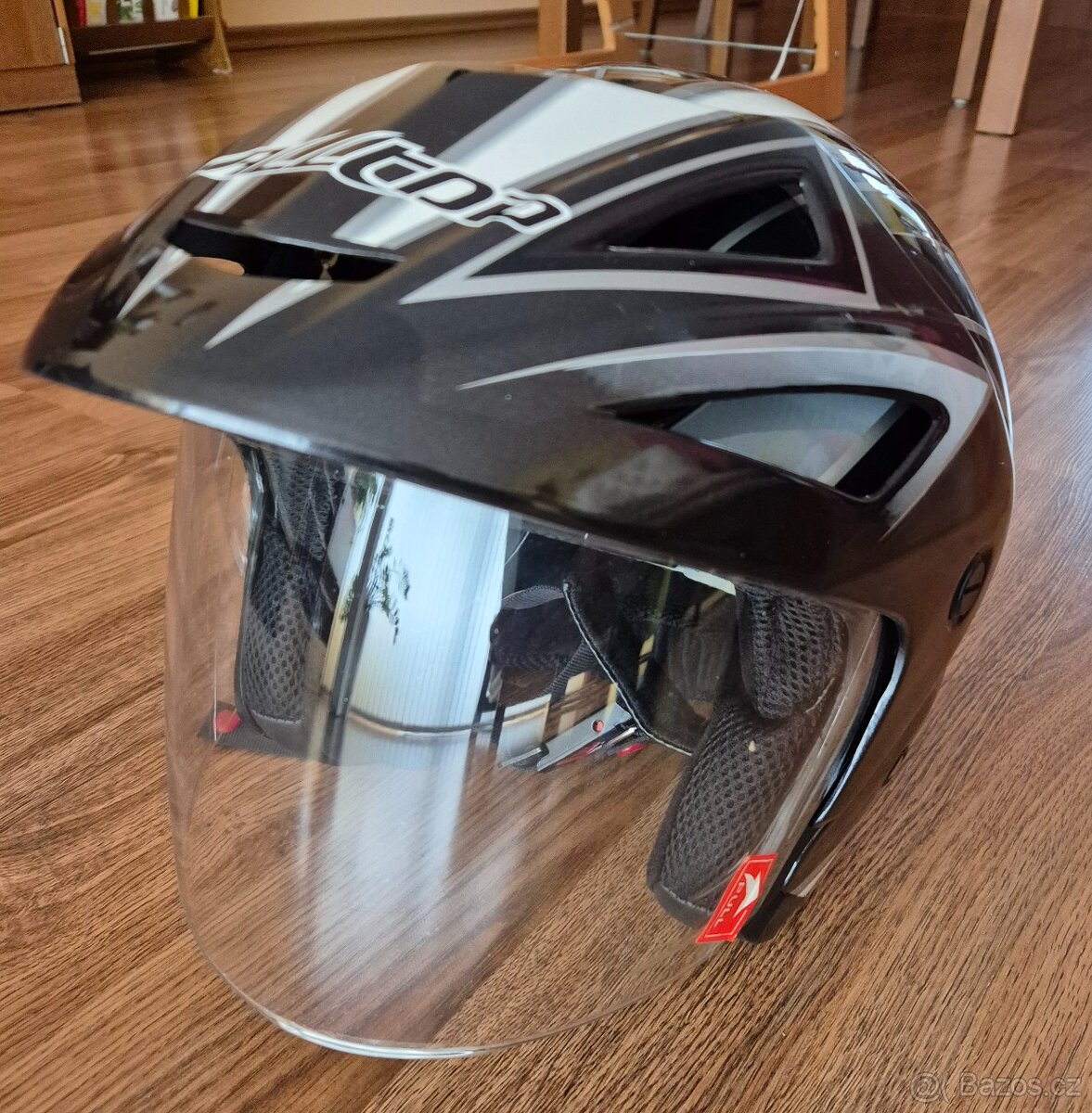 Nová přilba - helma vel. 56 (S)