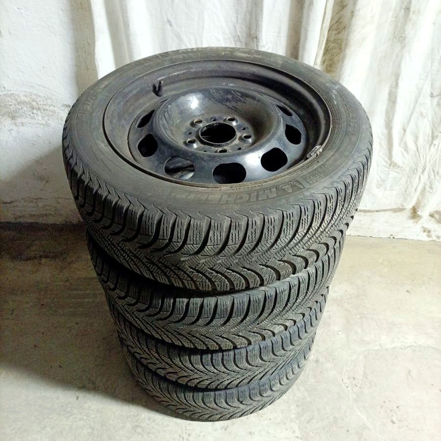 16" plechová kola – 5x120 – BMW   Disky: Plechové disky zna