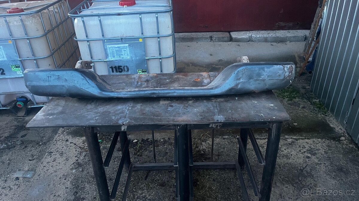 Toyota Hilux 97-05 - zadní nárazník