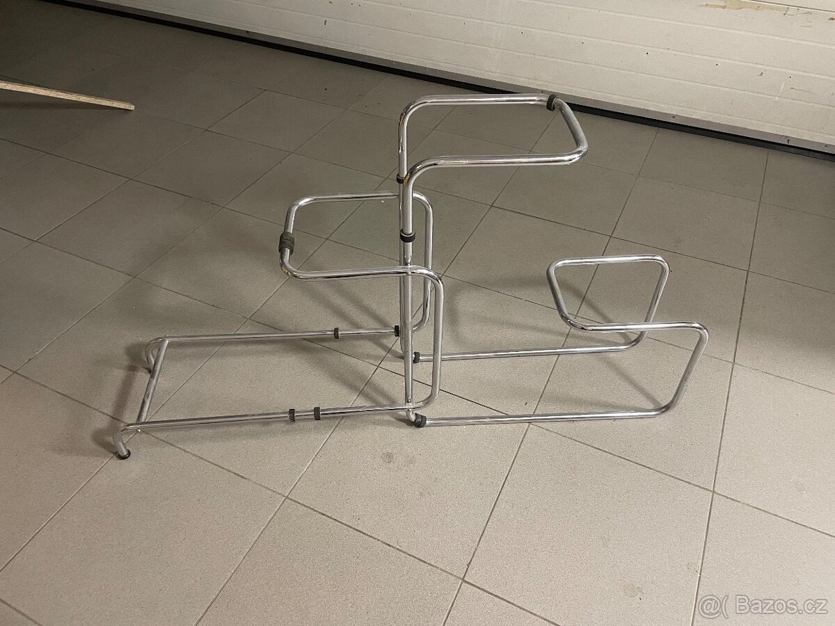 Retro stolek na květiny