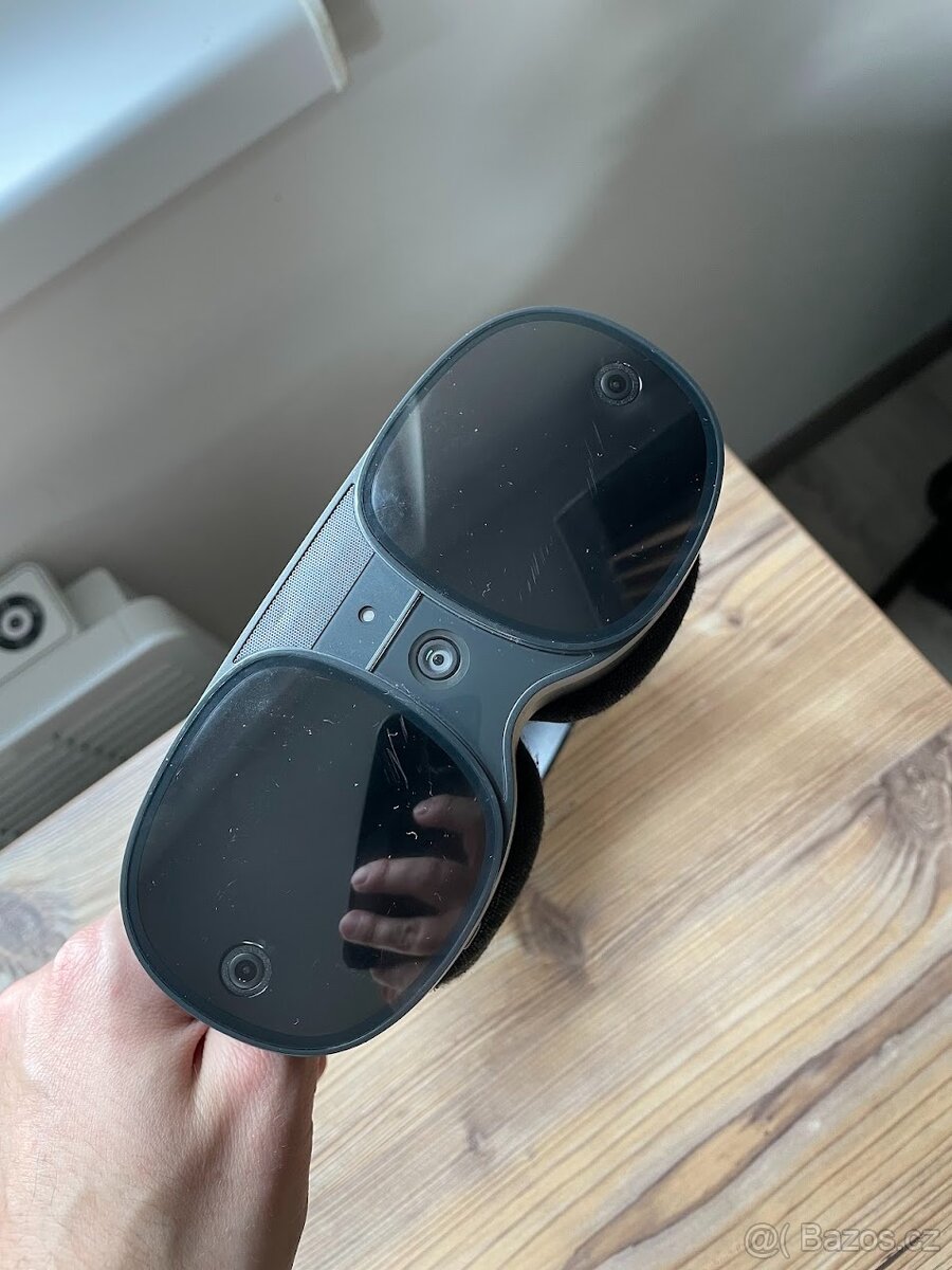 HTC Vive XR Elite – málo používané VR brýle