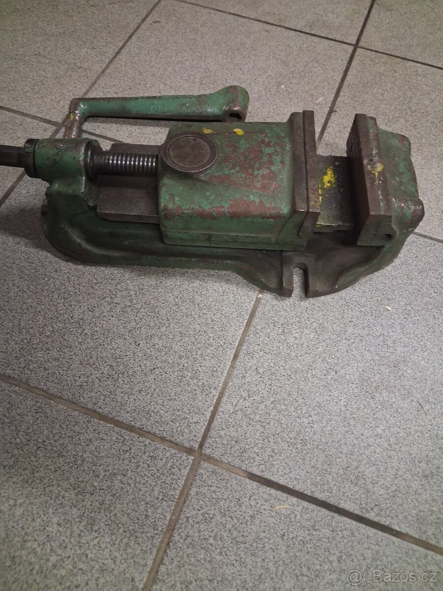 Strojni vetsi sverak v top stavu 3000kc