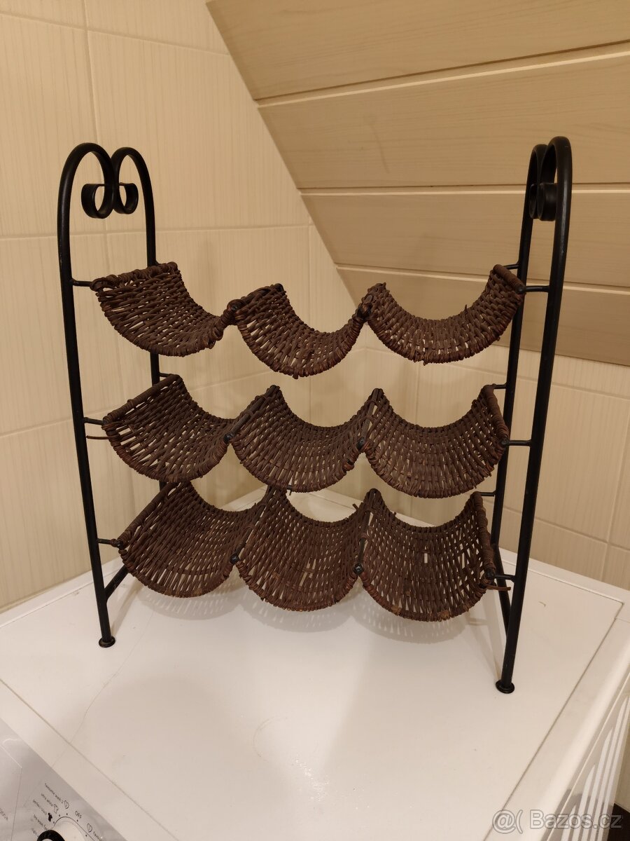 Prodám stojan na víno