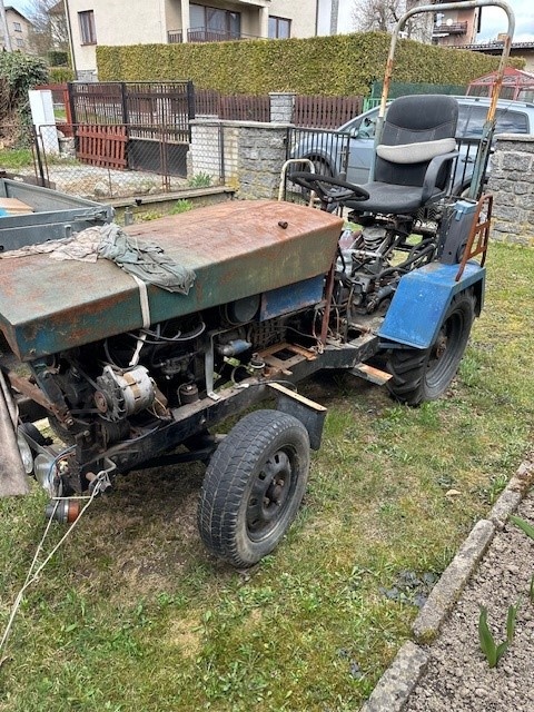 Zahradní malotraktor