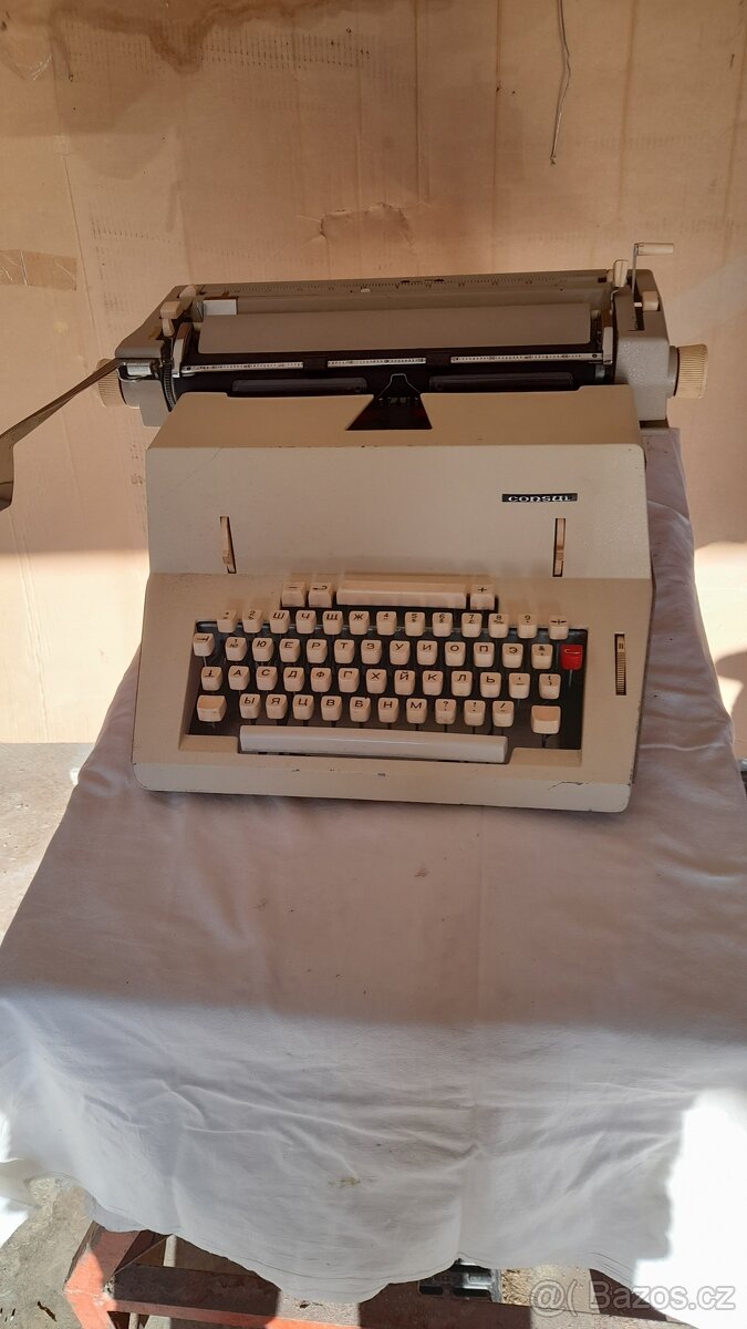 mechanický psací stroj