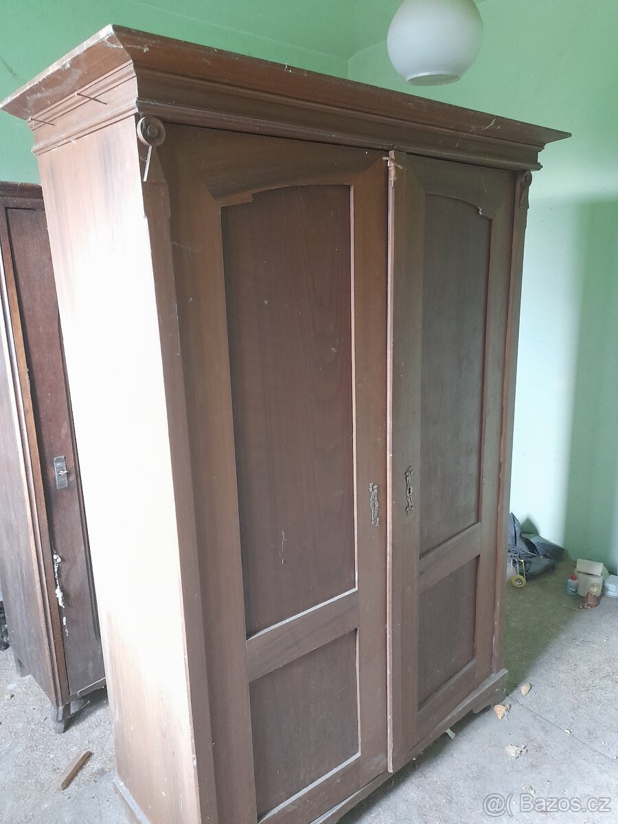 Starožitné skříně