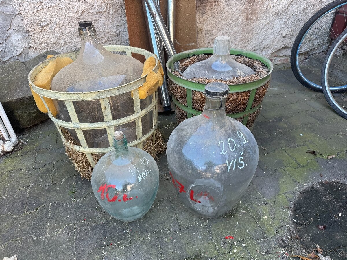 Skleněné demižony